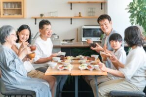 家族で食事